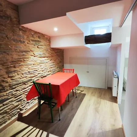 Mini Con Todo Lo Necesario En Apartament *